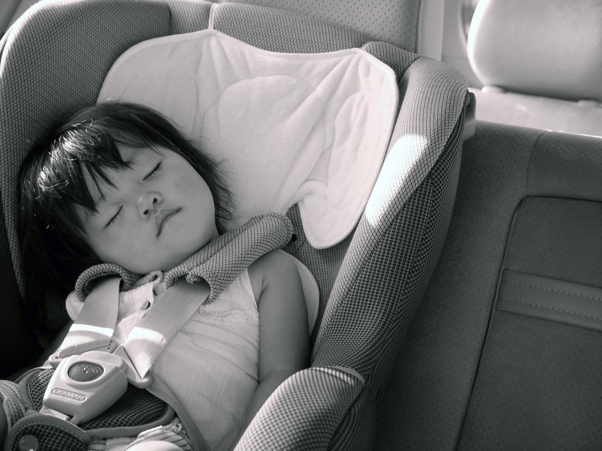 たとえ５分でも 車内に子供 を残すのは狂気の沙汰 エアコンオン でも絶対にやめるべき理由 Web Cartop 自動車情報サイト 新車 中古車 Carview