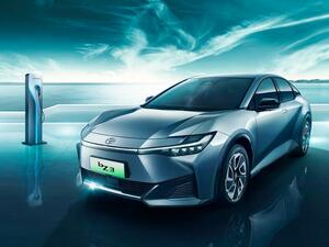 トヨタが電気自動車「bZ」シリーズの第2弾「bZ3」を中国で発表。セダンタイプで航続距離は600kmオーバー！