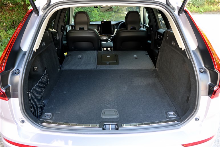 静かにアップデートした「XC60」に試乗。最新装備の進化とともに普遍的な魅力がしっかり残っていた