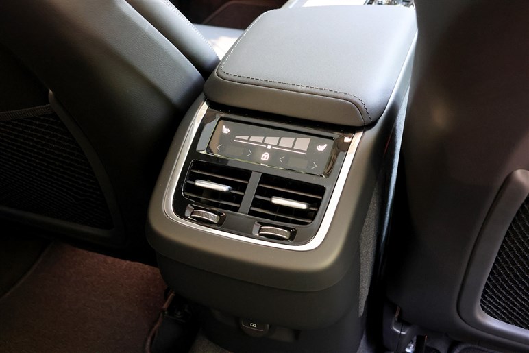 静かにアップデートした「XC60」に試乗。最新装備の進化とともに普遍的な魅力がしっかり残っていた