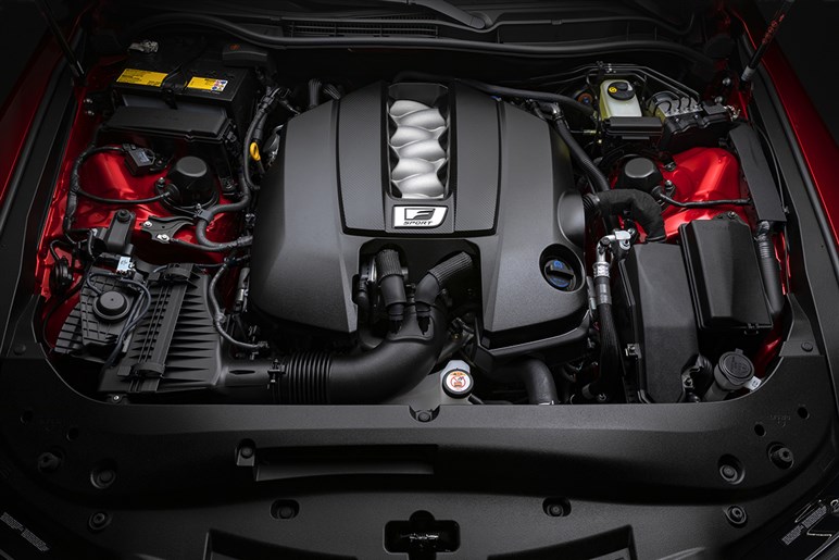 最後のV8セダンになるのか？ 次期モデルはBEVの噂も…レクサス IS500「クライマックス エディション」発表