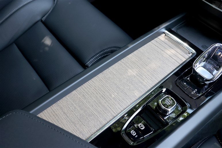静かにアップデートした「XC60」に試乗。最新装備の進化とともに普遍的な魅力がしっかり残っていた