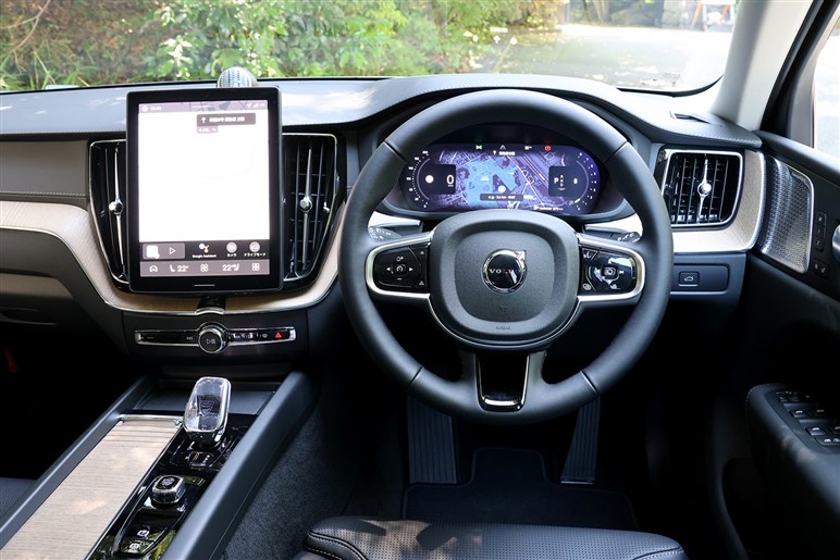 静かにアップデートした「XC60」に試乗。最新装備の進化とともに普遍的な魅力がしっかり残っていた