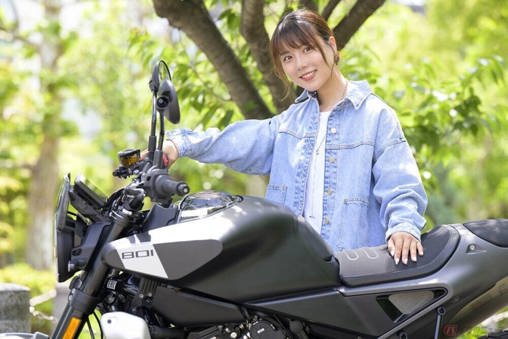 「個性」と「走り」と「性能」全部乗せ!? ハスクバーナ「Svartpilen 801」は乗れば乗るほど癖になる「沼バイク」～小野木里奈の○○○○○日和～