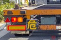 違法トラック「47トンオーバー」「是正指導19回」悪徳業者の「法律ガン無視運搬」が多発!? 国やNEXCOは「警察に告発します」警戒を強化中 橋や舗装に危機…法律改正で「厳格化」も