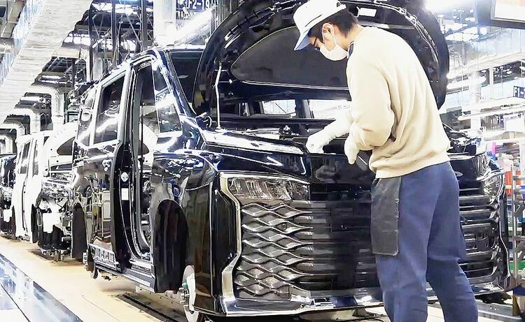 トヨタ、5月の世界生産計画　10万台引き下げ75万台へ　半導体不足や物流混乱で　「ノア／ヴォクシー」「レクサスNX」などに影響