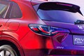 ホンダ新「“高級感”SUV」発表！ 全長4.5m級の“ちょうどいいサイズ”＆VTECターボエンジンもアリ！ “ツヤツヤ”ボディの「ZR-V」登場