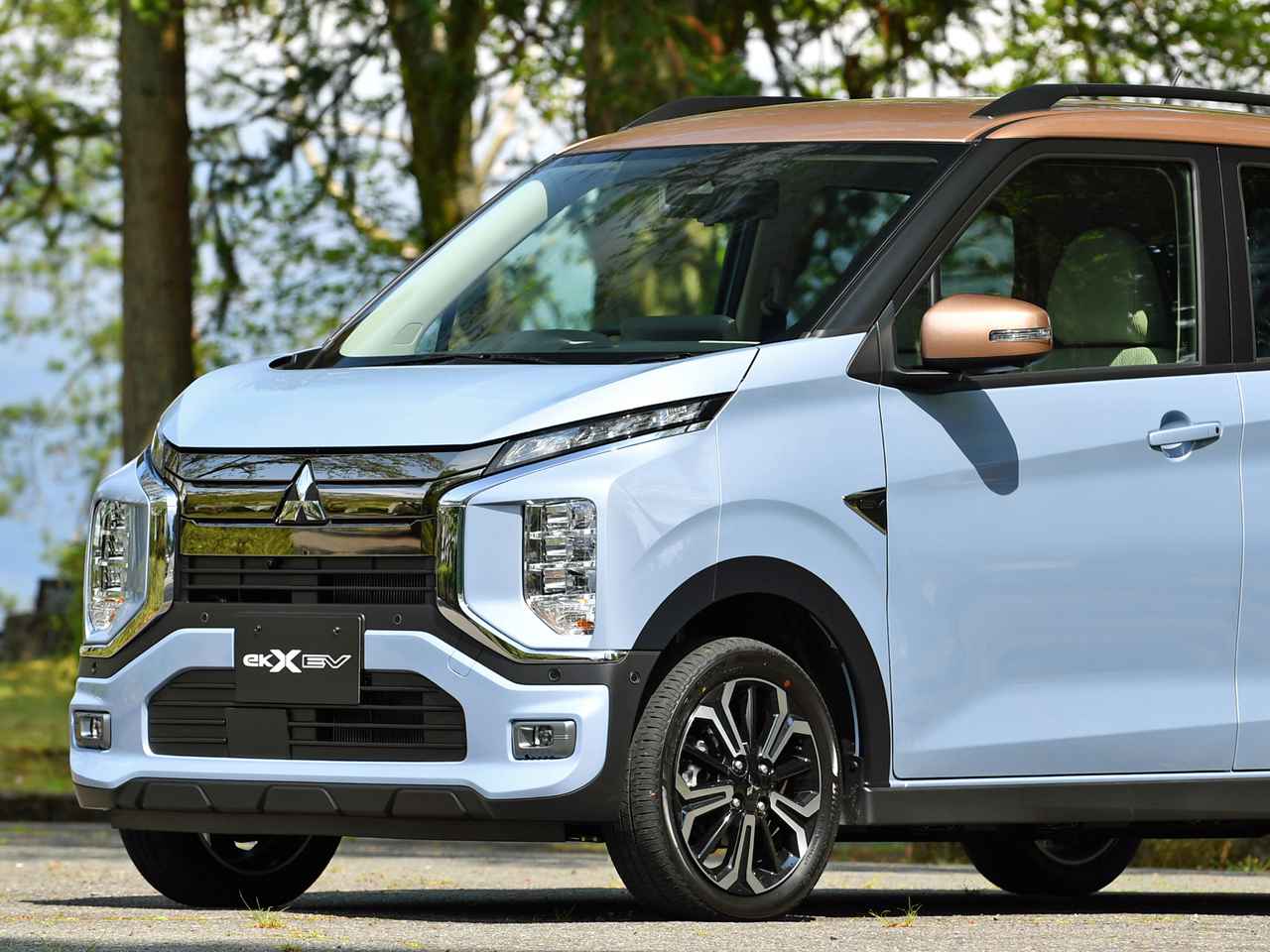 三菱が軽自動車規格の電気自動車 Ekクロスev を発表 航続可能距離は180kmの 身近で使いやすい軽bev Webモーターマガジン 自動車 情報サイト 新車 中古車 Carview