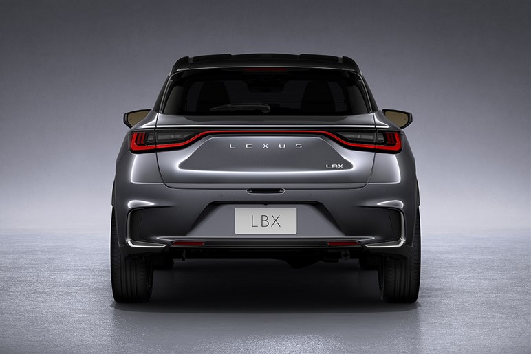 【レクサスもチラ見】ホンダ高級ブランドが予告する新型SUV「ADX」の豪華な中身。日本発売はある？