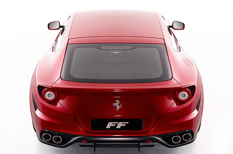 フェラーリ初の4駆モデル「FF」、フォト＆動画