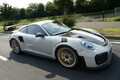 公道とはおさらば？ 911 GT2 RSに乗って見えた近未来のスポーツカーシーン