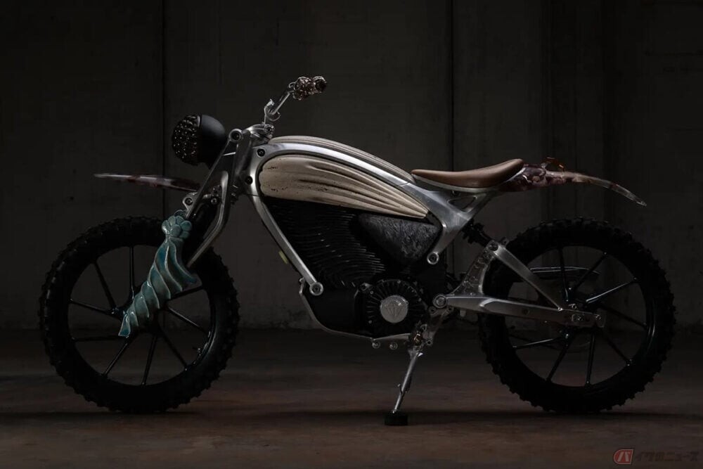 世界に１つだけのアートバイク!? ロイヤルエンフィールドの新ブランド「FLYING FLEA」の車両をベースにした「MOTOTOTEM」公開