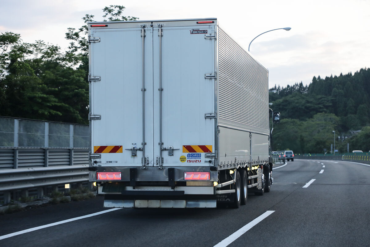 どう変わった!?　どう変わらなかった!?　長距離ドライバーが感じた「2024年問題」の現在地