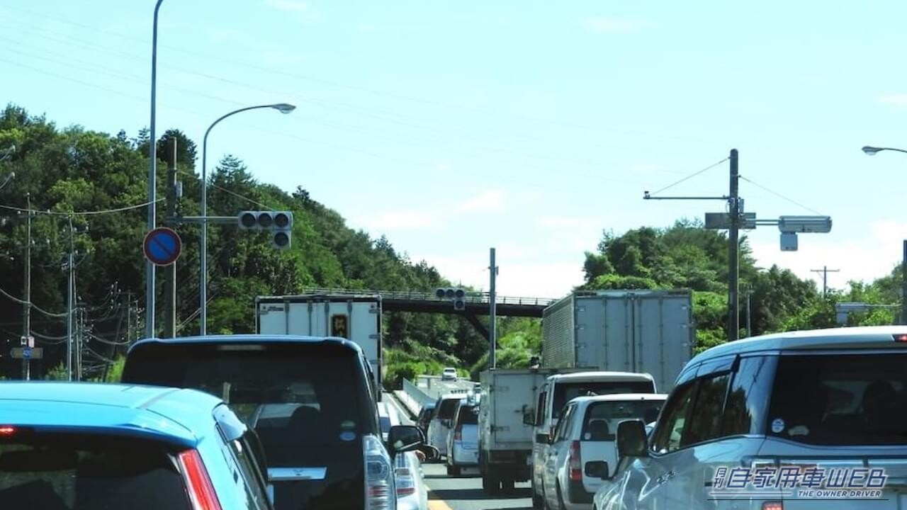 「それ意味ある？」右に左に“ジグザグ車線変更”してる車…渋滞が避けられない高速道路、進みやすい車線は存在するのだろうか。