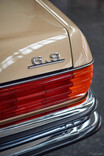6.9リットルV8を搭載した「世界最速のサルーン」、メルセデスベンツ『450 SEL 6.9』が誕生50年