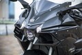 過給機だけじゃない！　曲がる・止まるも優秀だった「Ninja H2 SX試乗レポ」／カワサキ