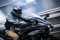 過給機だけじゃない！　曲がる・止まるも優秀だった「Ninja H2 SX試乗レポ」／カワサキ