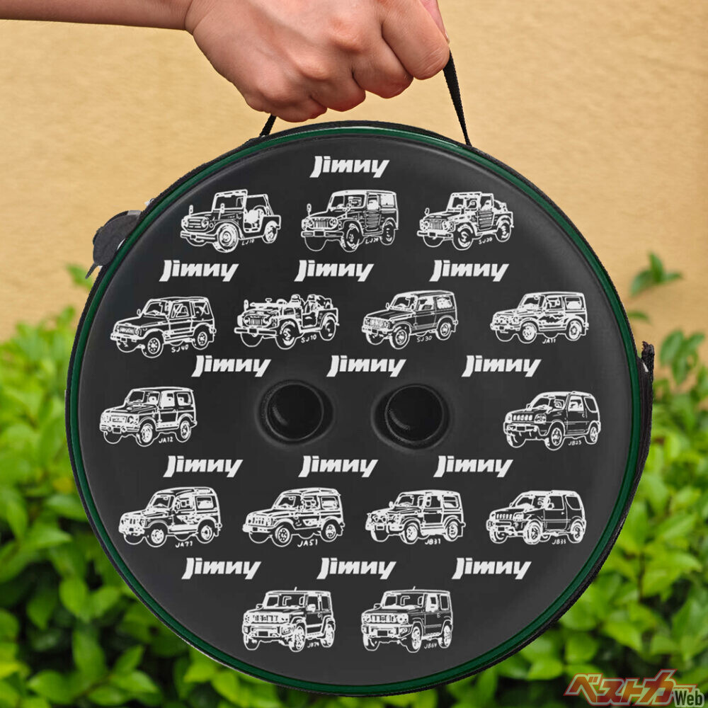 歴代ジムニー集結！　スズキ公認折りたたみスツールが発売開始