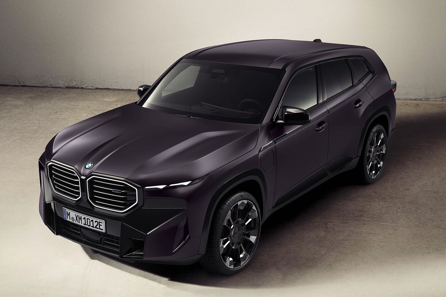 KithとBMWがコラボした世界47台の限定車「XM by Kith」の注文受付開始。日本では1台のみ！ 【新車ニュース】