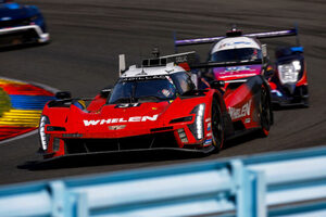 優勝目前のレースを「台無しにされた」とエイトケン。キャデラックの同門WTRは采配ズバリ