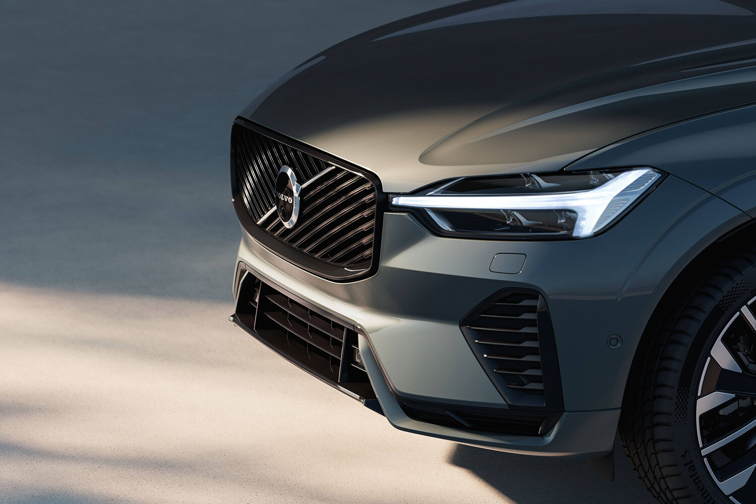 ボルボXC60がマイナーチェンジ！　最新インフォテインメントシステムとさらに洗練されたインテリアで商品力強化