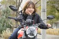 バイク界のオシャレ番長と言えば？ ドゥカティ「スクランブラー フル・スロットル」は走りも見た目もフルスロットルで楽しめる1台～小野木里奈の○○○○○日和～
