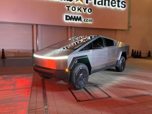 漆黒の夜に舞い降りた鉄の塊　「テスラ サイバートラック（Tesla Cybertruck）」が日本上陸