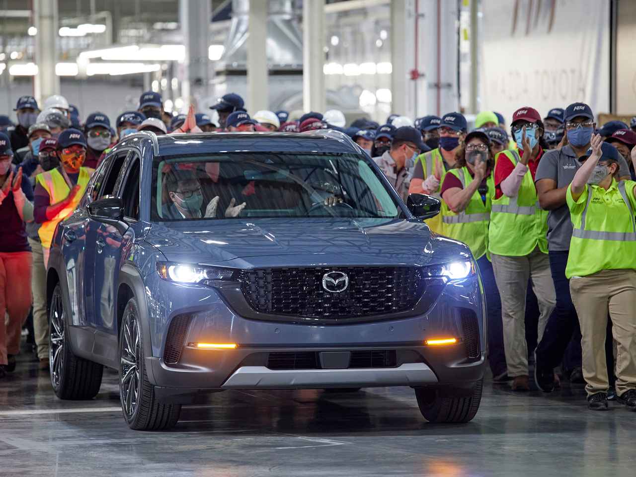 マツダ新型SUV「CX-50」が量産開始。まずは米国新工場で北米向けに出荷