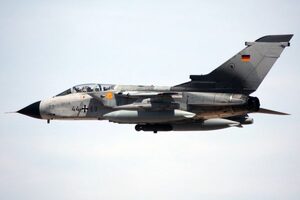 万能戦闘機「トーネード」運用開始まで特徴だらけ!? 空自次期戦闘機でも採用「複数国共同開発」の先がけ