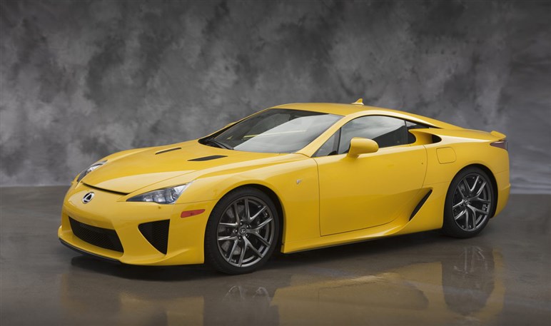 「スープラ」や「スカイラインGT-R」にあって「GR86」や「ロードスター」にないもの。古い国産スポーツカーが高騰する深いワケとは