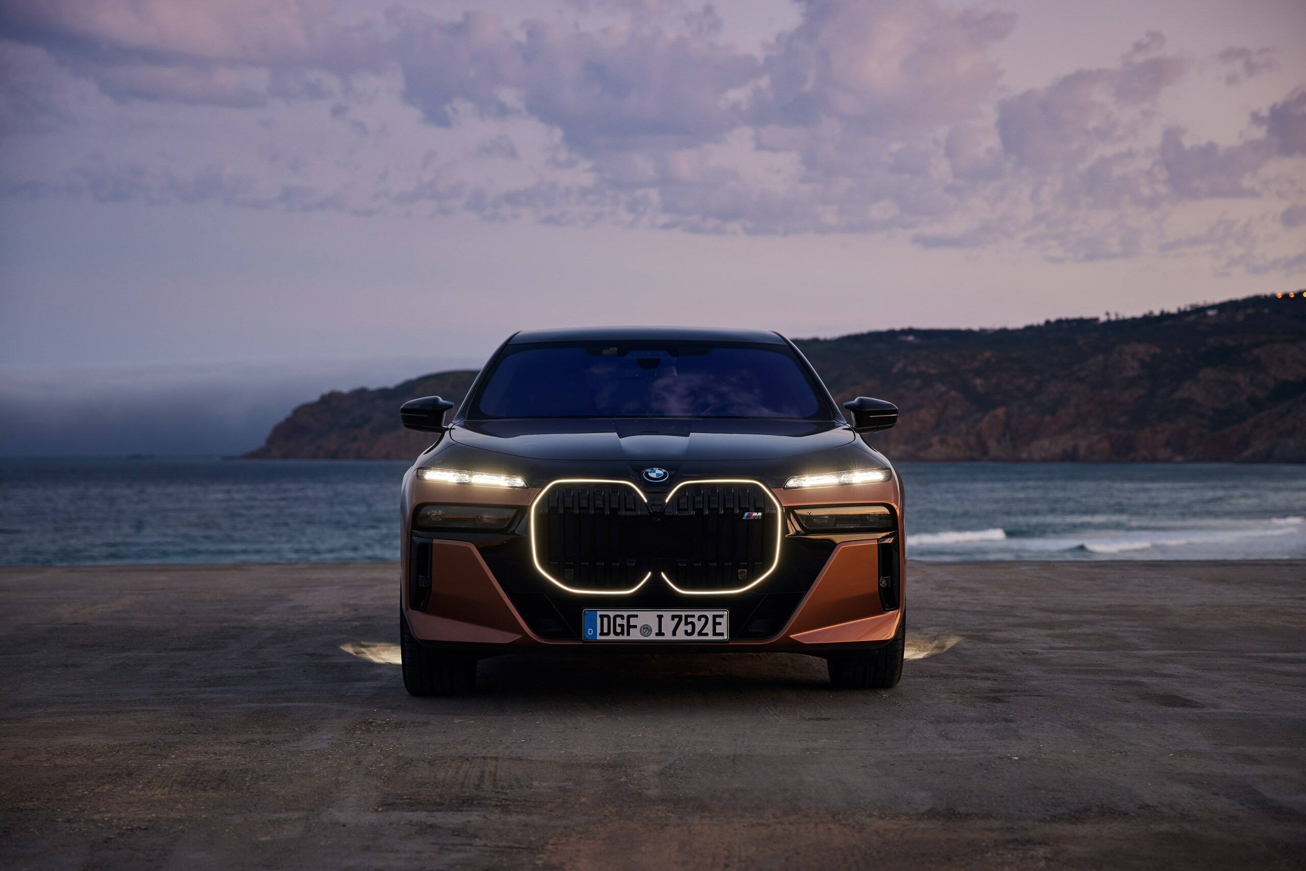 デカくて速い、究極のセダン──新型BMW i7 M70 xDrive試乗記