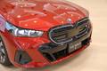 BMWの期間限定ポップアップ・エキシビションで、8世代目に進化を遂げた新型5シリーズを発表