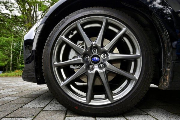 新型brzの素グレード Rを購入した弟子の愛車に試乗 国沢親方も より上質になって こらいいね ベストカーweb 自動車情報サイト 新車 中古車 Carview