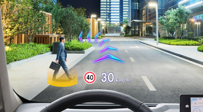 マクセルがAR技術を使った自動車用の安全運転支援ディスプレイ「NEO Head-Up Display」を開発