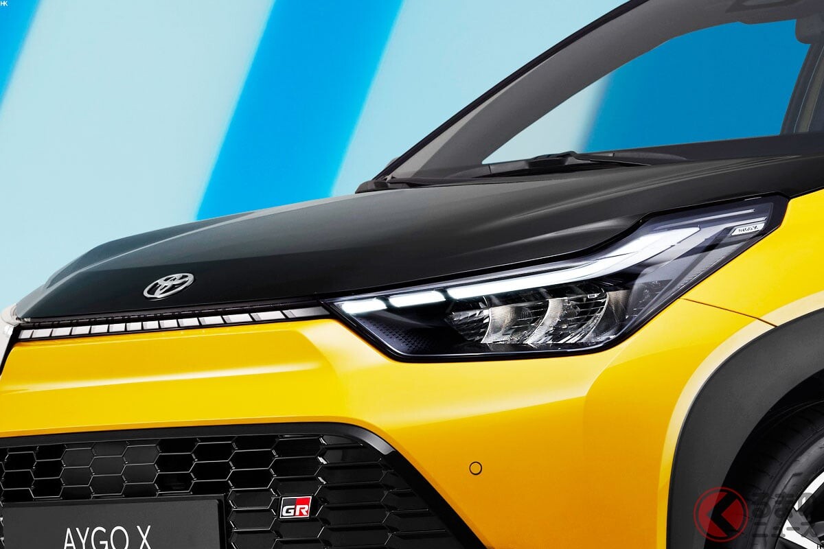 トヨタ新型「めちゃ小さい“SUV”」に反響殺到！ 驚きのコンパクトさに「完全に軽自動車キラー」の声も！ パワフルな「新型アイゴX GRスポーツ」欧州仕様が日本にも“ちょうどいい”！