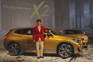 BMW X2日本発表　香取慎吾、ブランド・フレンドに就任