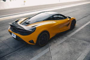 2月早々「2024年もっとも印象に残るクルマ」が決定？　マクラーレン750S　サーキットにて試乗