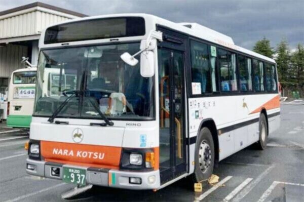 「日本最長のバス路線」を“完乗した人”が1万人突破!? 停留所数“168”に挑んだ猛者たち… 記念の限定グッズ配布へ 奈良交通