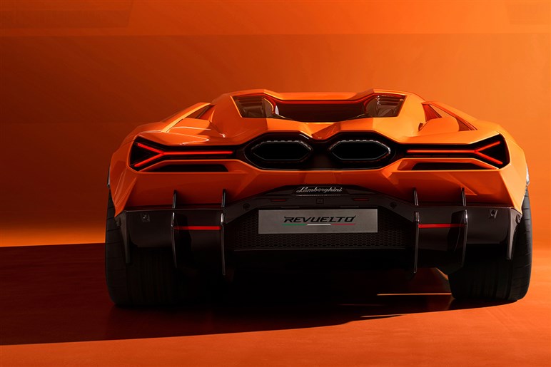 【限定29台】ランボルギーニ新型「フェノメノ」ティザー公開。強化されたV12エンジンは「レヴエルト」の1015ps超か