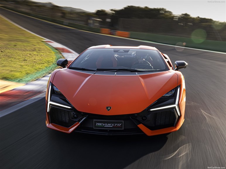 【限定29台】ランボルギーニ新型「フェノメノ」ティザー公開。強化されたV12エンジンは「レヴエルト」の1015ps超か