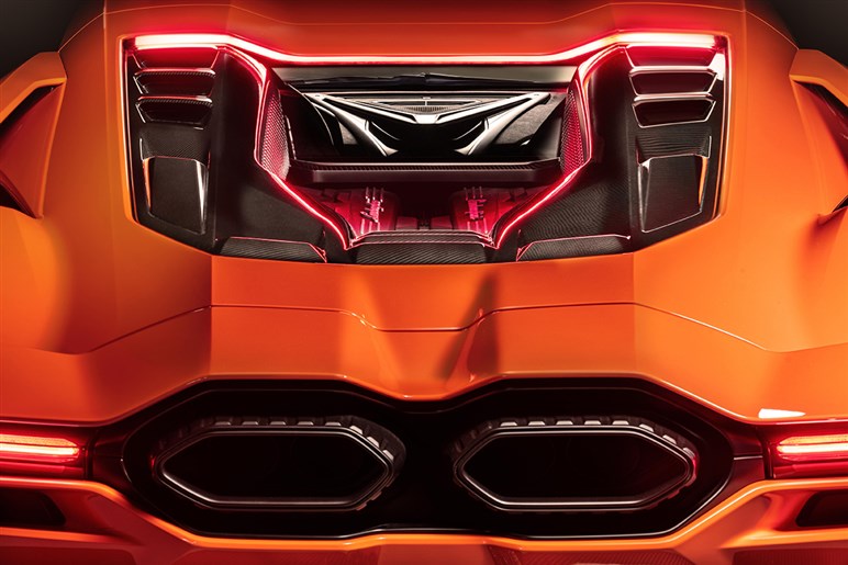 【限定29台】ランボルギーニ新型「フェノメノ」ティザー公開。強化されたV12エンジンは「レヴエルト」の1015ps超か