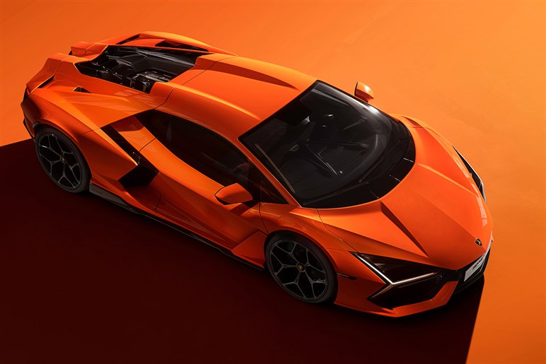 【限定29台】ランボルギーニ新型「フェノメノ」ティザー公開。強化されたV12エンジンは「レヴエルト」の1015ps超か