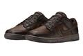 ナイキ「ダンク LOW “Velvet Brown”」は控えめなカラーに艶やかなディテールが光る一足──新着スニーカー