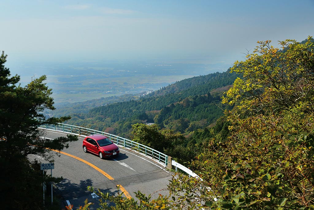 360度の展望が広がる山頂では一面の大雲海にも出会える 茨城県 筑波山 風返峠 雲海ドライブ スポット Route 27 Le Volant Carsmeet Web 自動車情報サイト 新車 中古車 Carview