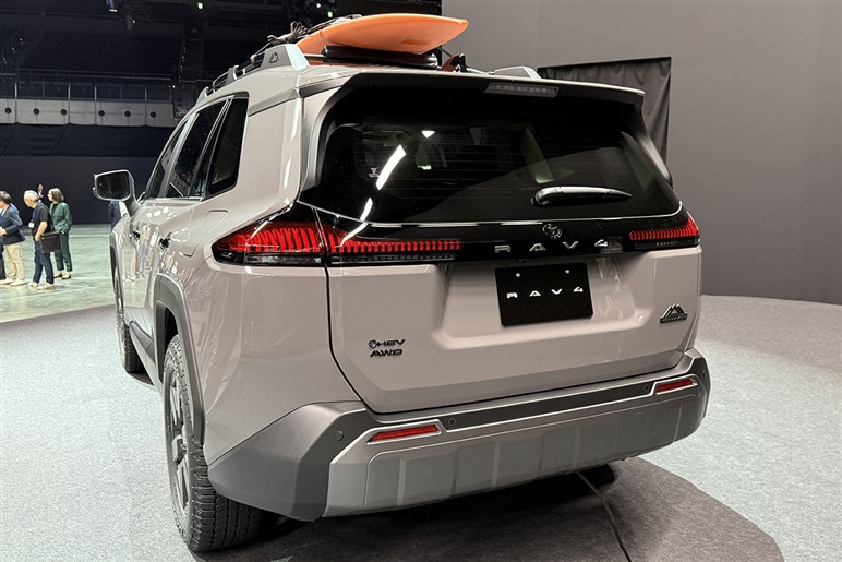 スポーツカー推しが新型「RAV4」を見てグッときた理由。GRより刺さったのは「アドベンチャー」だった