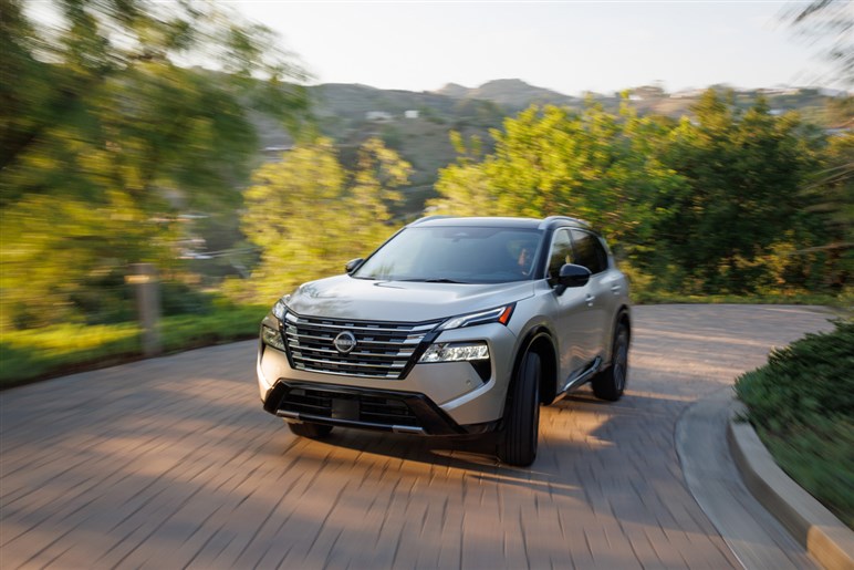 【出しちゃえ日産】人気のフレーム構造とプラグインHVの“悪魔合体”で、新型ピックアップやスポーツモデル登場か