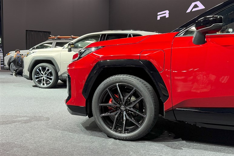スポーツカー推しが新型「RAV4」を見てグッときた理由。GRより刺さったのは「アドベンチャー」だった