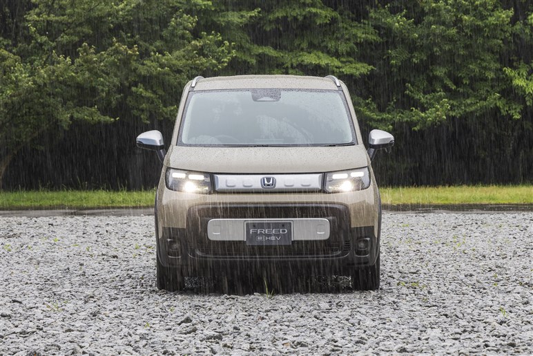 【梅雨が来るぞ】雨の日の快適度が全然違う！　コスパ最強。今すぐワイパー交換をしたほうがいい理由