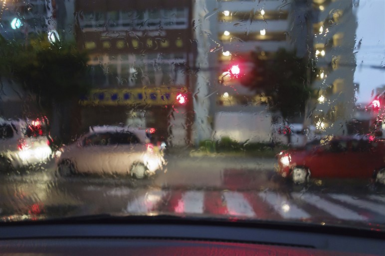 【梅雨が来るぞ】雨の日の快適度が全然違う！　コスパ最強。今すぐワイパー交換をしたほうがいい理由