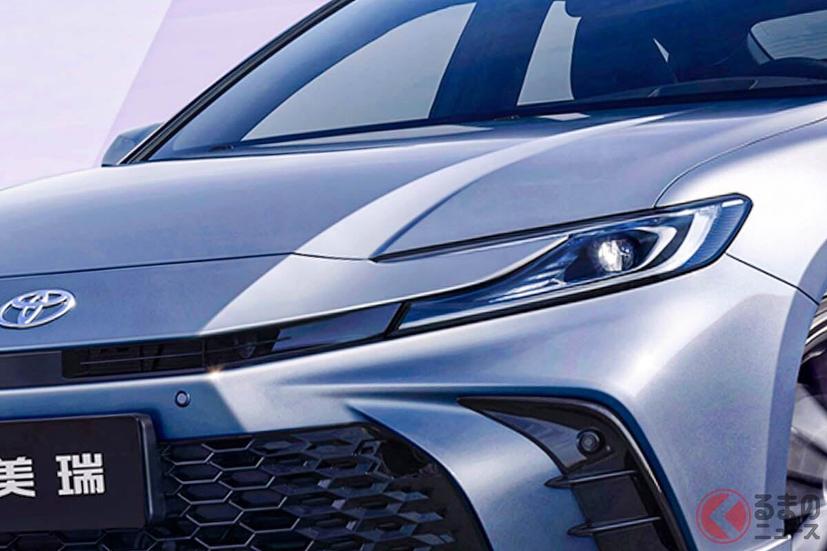約320万円！ トヨタ新「カムリ」発表！ 迫力ウィングも採用したスポーティモデル「スポーツライト」アリ！ 最新サメ顔の「ビッグなFFセダン」も中国で登場
